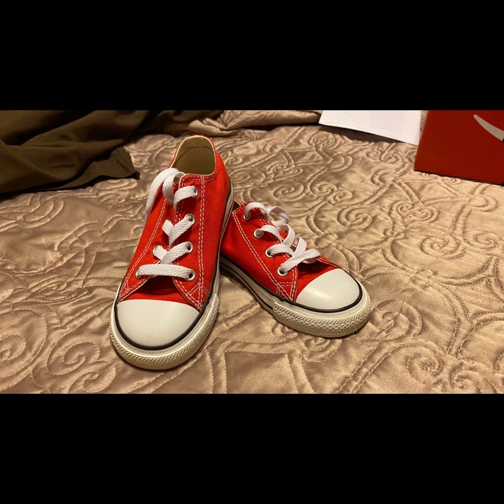 9 EUC Red Converse